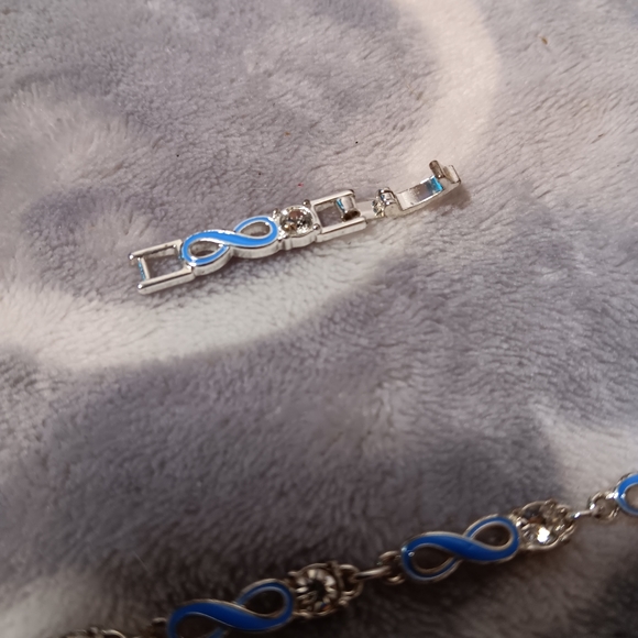 Blue enamel and crystal infinity bracelet. - Picture 6 of 14